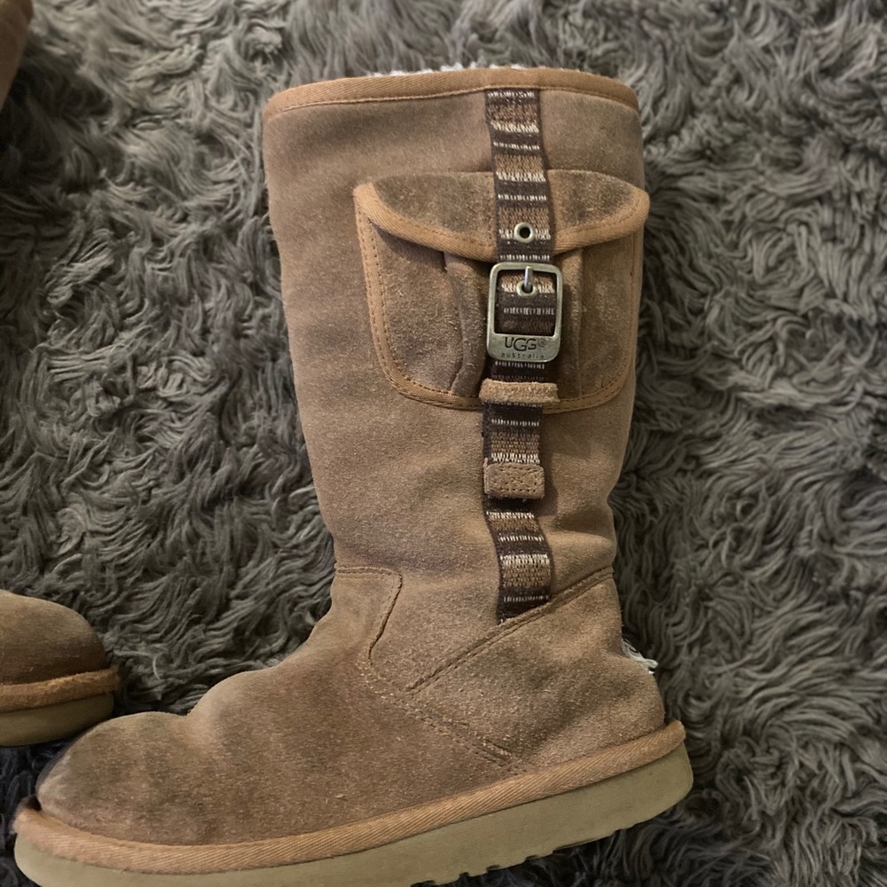 Girls Size 1 Tall Ugg Boots - Picture 9 of 11